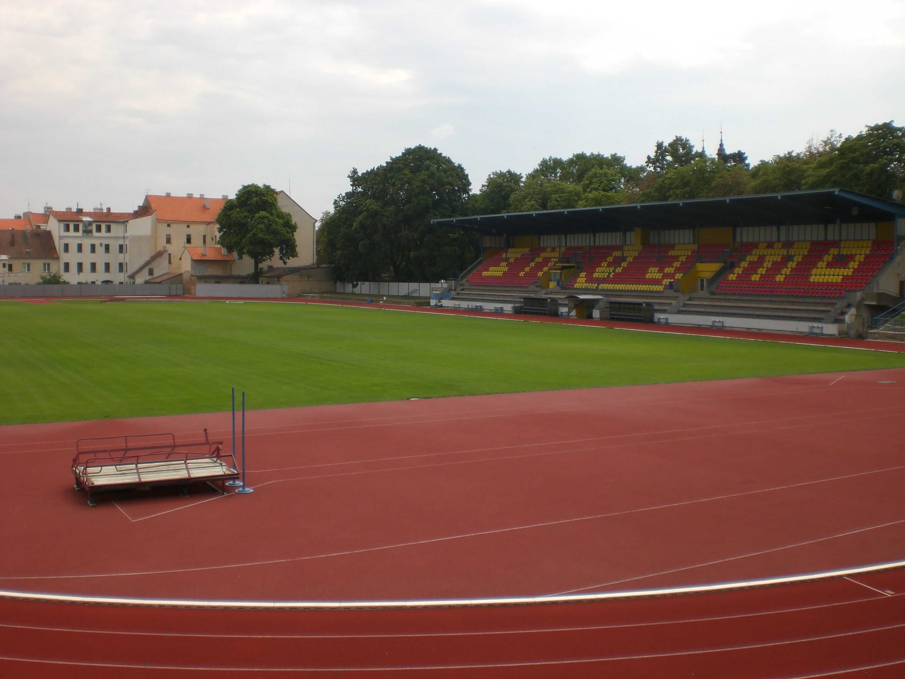 Ve tvrtek to zane! Rekonstrukce stadionu!