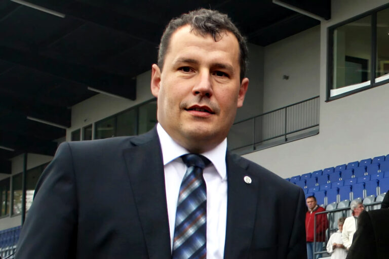 Nov editel A-tmu: Z prvnho mue znojemsk radnice prvnm muem fotbalovho klubu