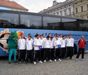 Kest klubovho autobusu v obraze