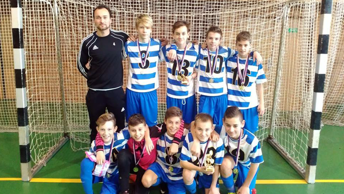 U13 sbr na halovch turnajch pravideln medailov pozice