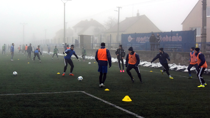 Fotbalist si na ven pokaj, znojemsk denk o vodu zimn ppravy