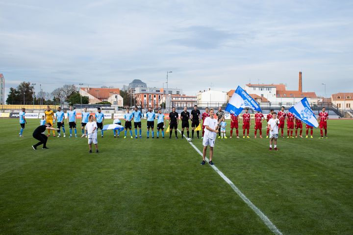 Nehezk bezbrankov remza po nevalnm fotbale